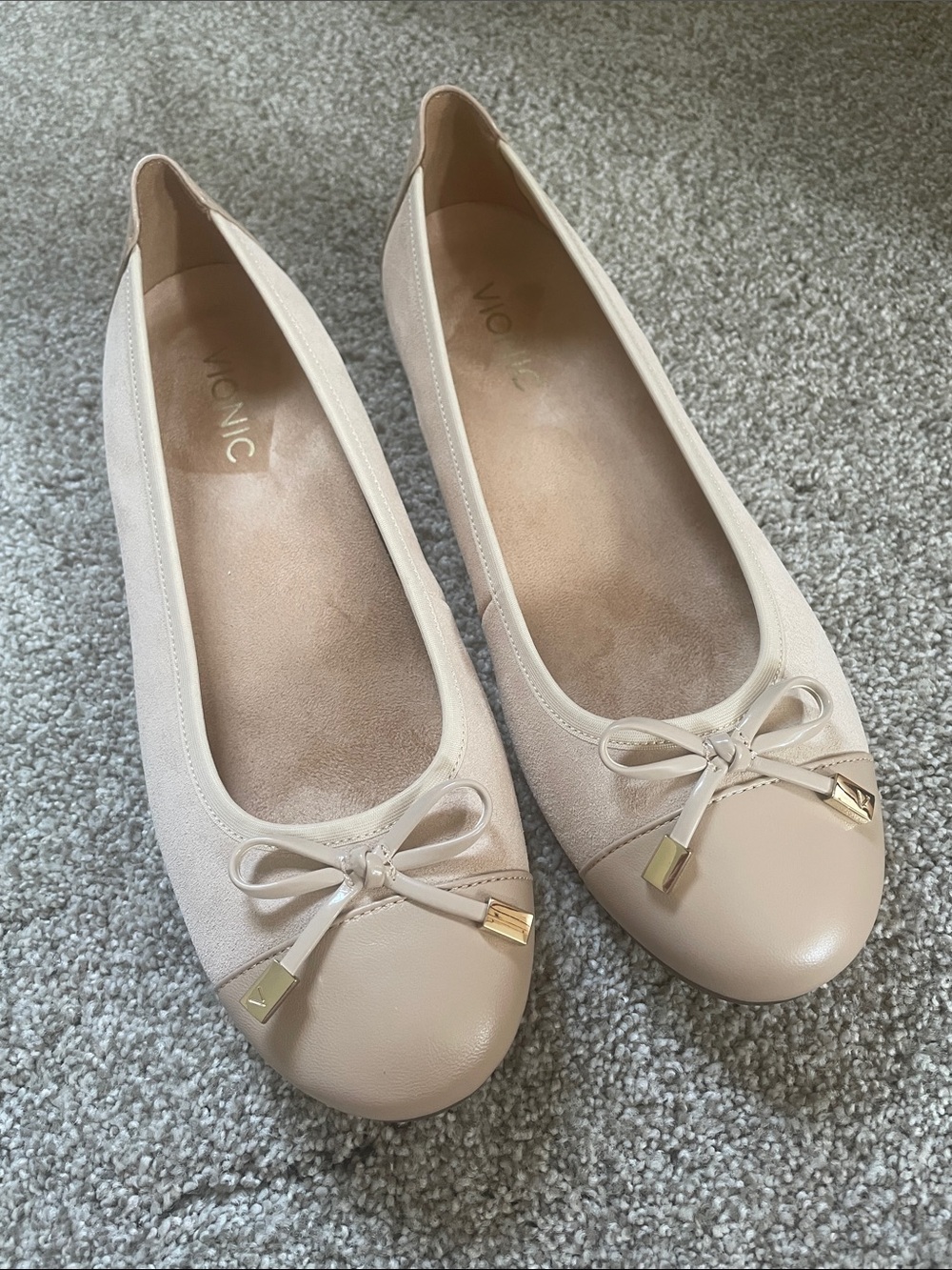 NWOT Vionic Minna Ballet Flats w/ bow detail Sz 8.5 tan suede / leather